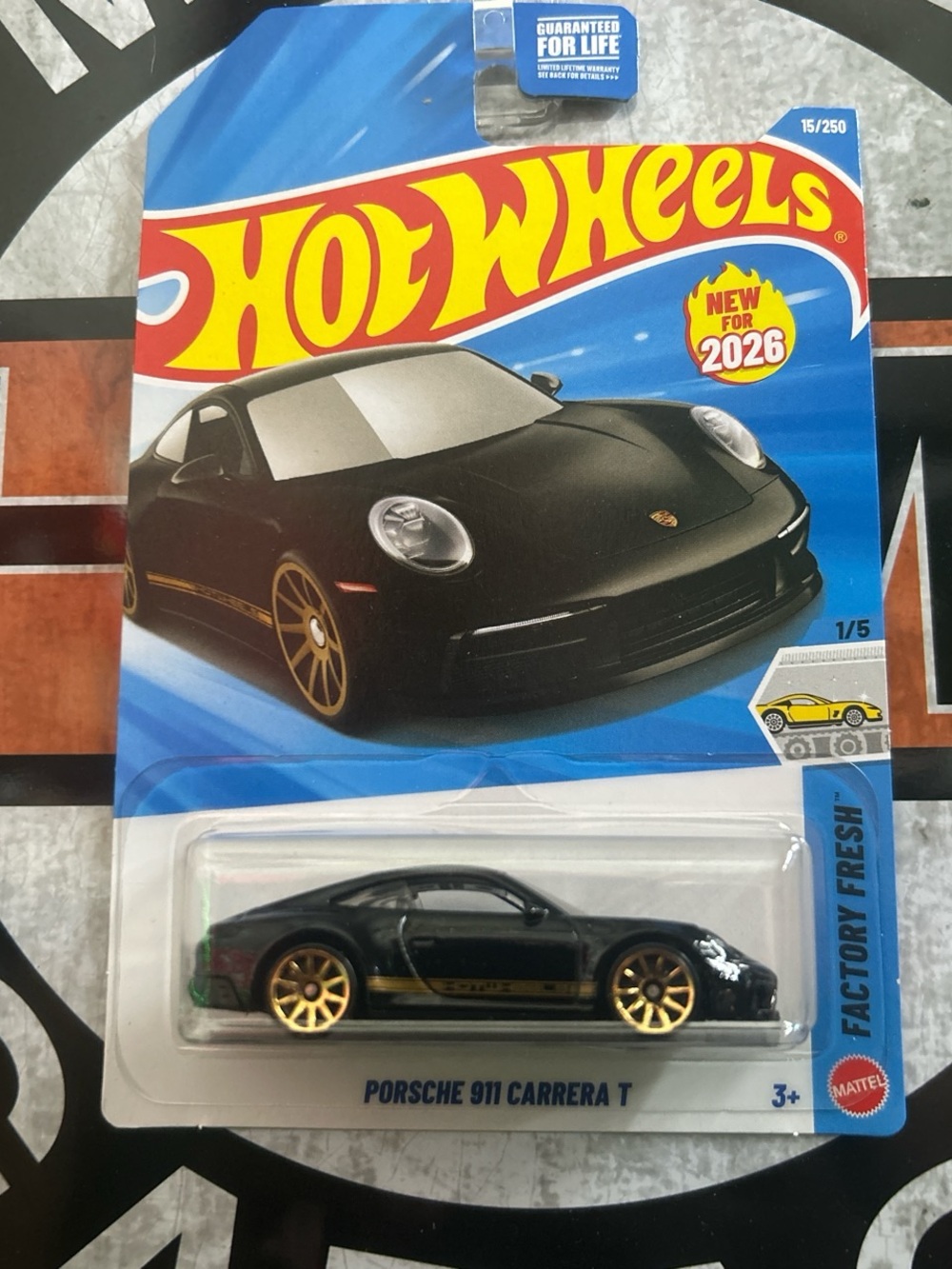 Hot Wheels Porsche 911 Carrera T - Black with Gold Accents